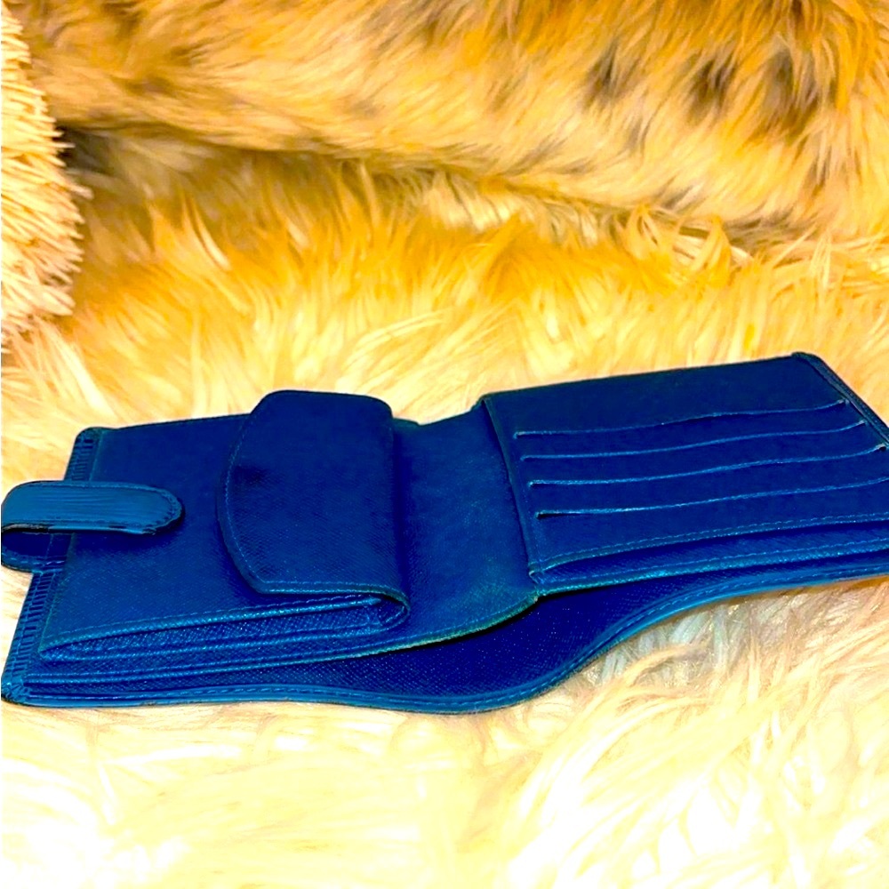 Authentic Lv Snap Wallet. There Are Serial Codes … - image 4